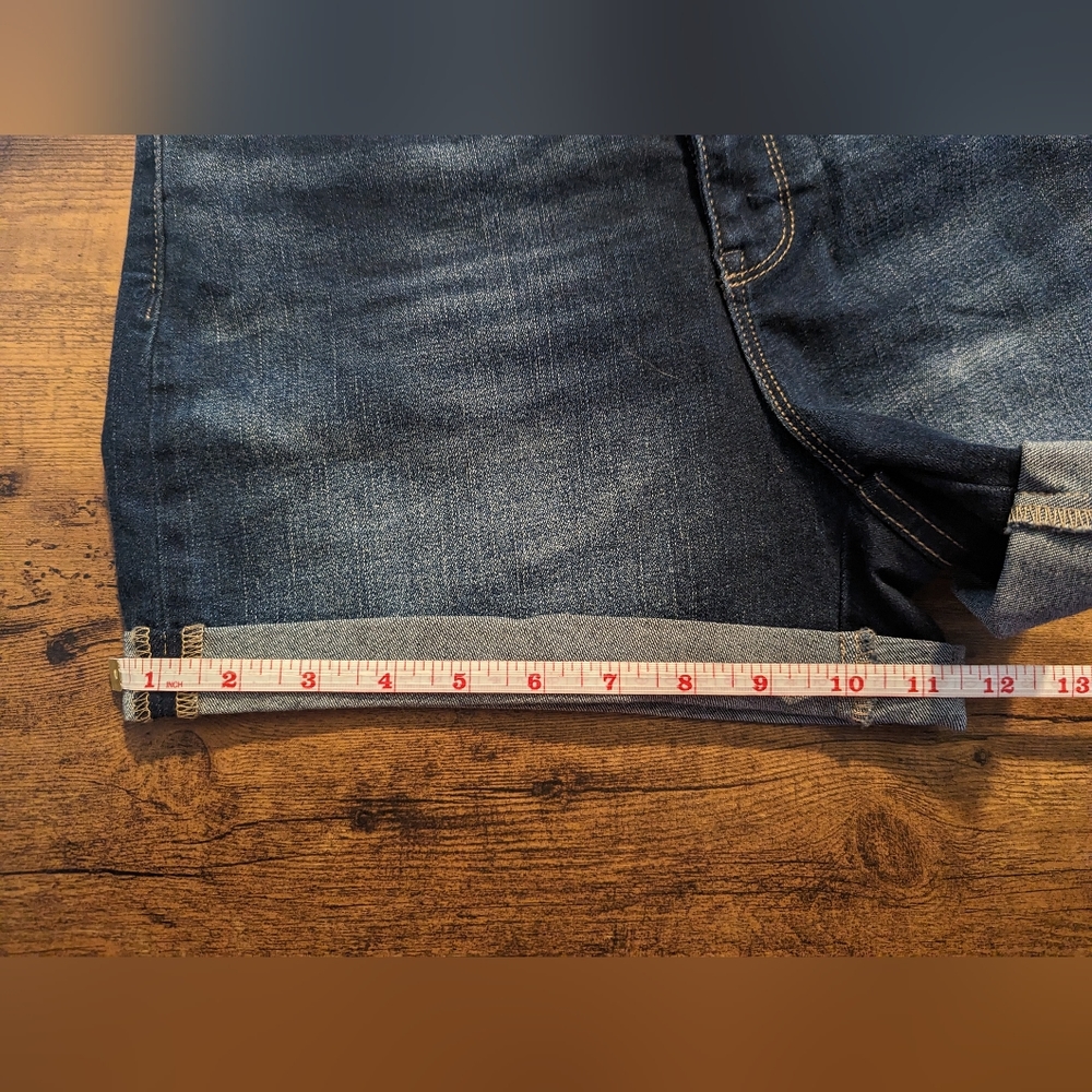 NWT Dark wash denim  "Curvy Mom" Shorts - Picture 8 of 8
